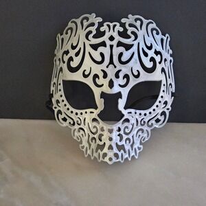 Filigree Mask Venetian Masquerade Mardi Gras Costume Party‎ Mask Silver